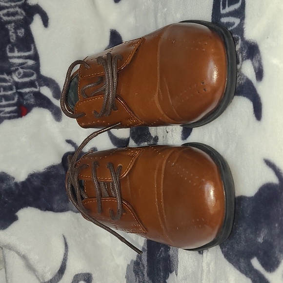 Stacy Adams Boy's Oxford in Cognac - Picture 2 of 6
